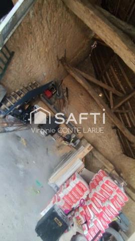 Grange 70m2 raccordée électricité, idéale atelier + terrain