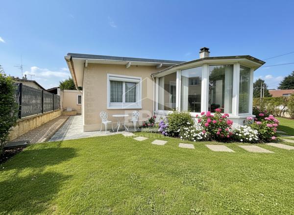 Maison de plain pied avec dépendance et garage !