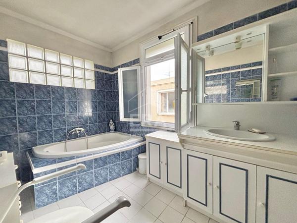 Maison de plain pied avec dépendance et garage !