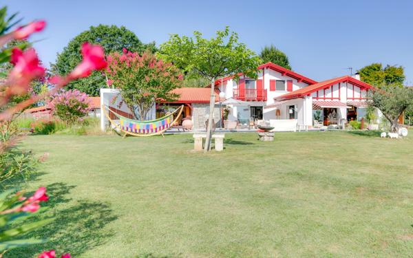 Maison à vendre    7 pièces • 185 m2 Espelette