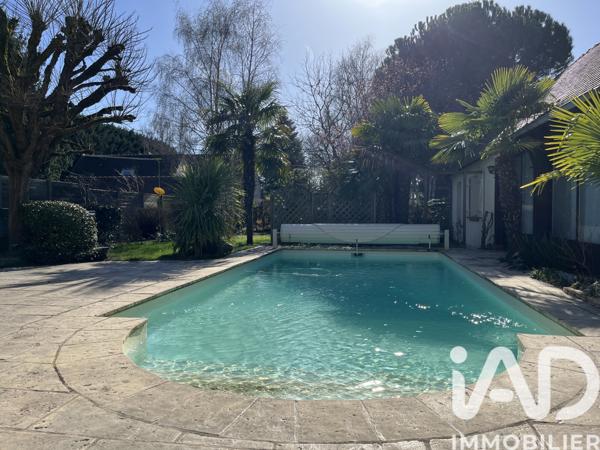 Maison à vendre 9 pièces 201 m² Saint-Denis-en-Val