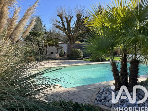 Maison à vendre 9 pièces 201 m² Saint-Denis-en-Val