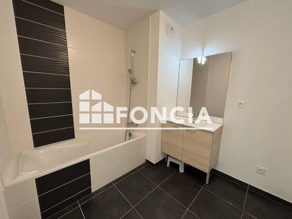 Location Appartement 3 pièces 64.3 m² - 37 RUE DE L'ETRIER Saint Malo 35400