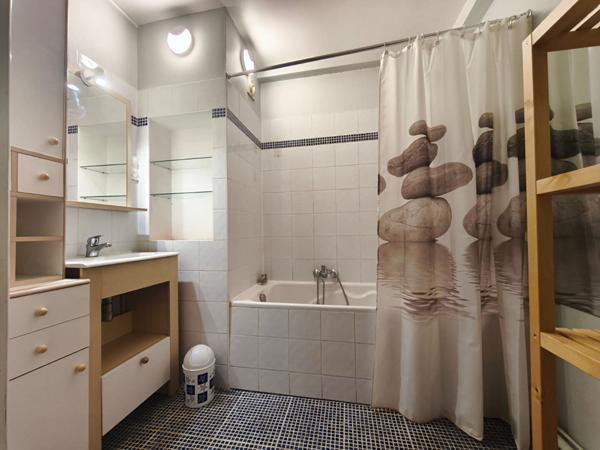 Appartement T2 49 m2 + parking - Résidence sécurisée - Croisé Laroche