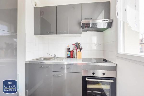 Appartement à louer 2 pièces 49.39m² Condé-sur-l'Escaut (59163)
