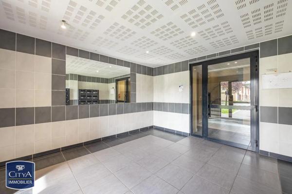 Appartement à louer 2 pièces 49.39m² Condé-sur-l'Escaut (59163)