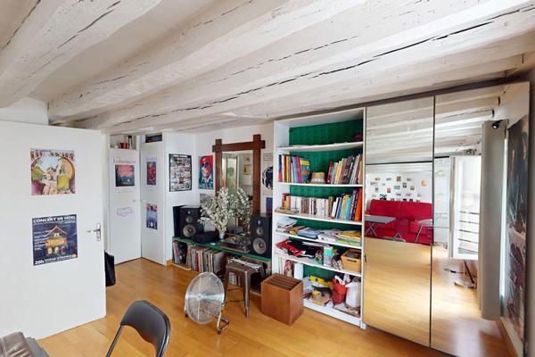 EXCLUSIVITE - Studio rue du Faubourg du Temple en très bon état !