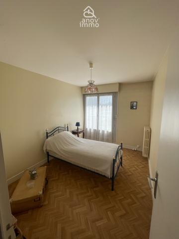 Appartement
                                                                                                                                                                                                                                                                                                                        4 pièce(s)                                                                                                                                                                                                          3 chambre(s)                                                                                                                                                                                                          82  m²