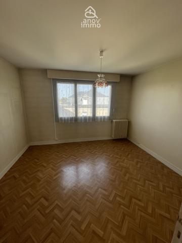 Appartement
                                                                                                                                                                                                                                                                                                                        4 pièce(s)                                                                                                                                                                                                          3 chambre(s)                                                                                                                                                                                                          82  m²