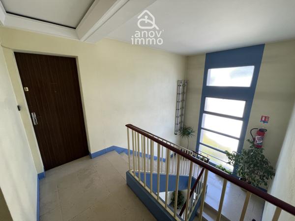 Appartement
                                                                                                                                                                                                                                                                                                                        4 pièce(s)                                                                                                                                                                                                          3 chambre(s)                                                                                                                                                                                                          82  m²