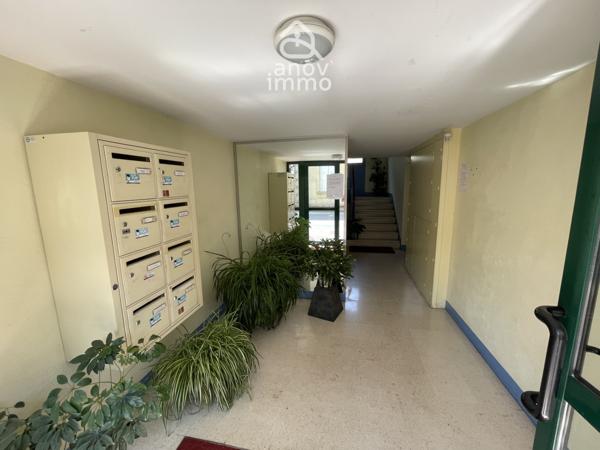 Appartement
                                                                                                                                                                                                                                                                                                                        4 pièce(s)                                                                                                                                                                                                          3 chambre(s)                                                                                                                                                                                                          82  m²