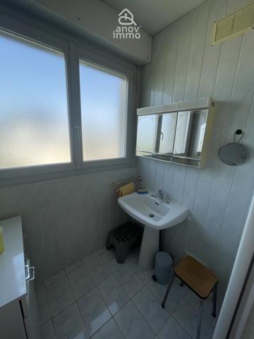Appartement
                                                                                                                                                                                                                                                                                                                        4 pièce(s)                                                                                                                                                                                                          3 chambre(s)                                                                                                                                                                                                          82  m²