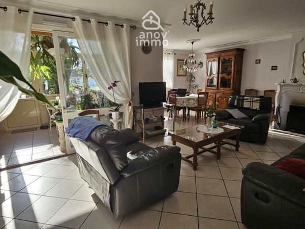 Maison
                                                                                                                                                                                                                                                                                                                        4 pièce(s)                                                                                                                                                                                                          3 chambre(s)                                                                                                                                                                                                          143  m²