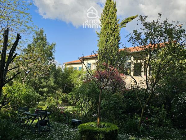 Maison
                                                                                                                                                                                                                                                                                                                        4 pièce(s)                                                                                                                                                                                                          3 chambre(s)                                                                                                                                                                                                          143  m²