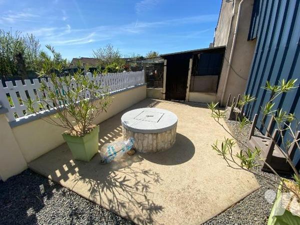 Vente en viager occupé, d'une maison d'habitation  comprenant : 
Au rez-de-chaussée : entrée, ...