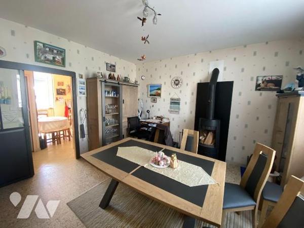 Vente en viager occupé, d'une maison d'habitation  comprenant : 
Au rez-de-chaussée : entrée, ...