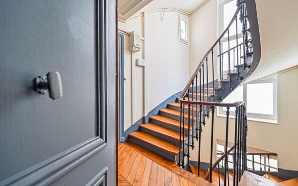 Appartement à louer    1 pièce • 25,25 m2 Paris 9