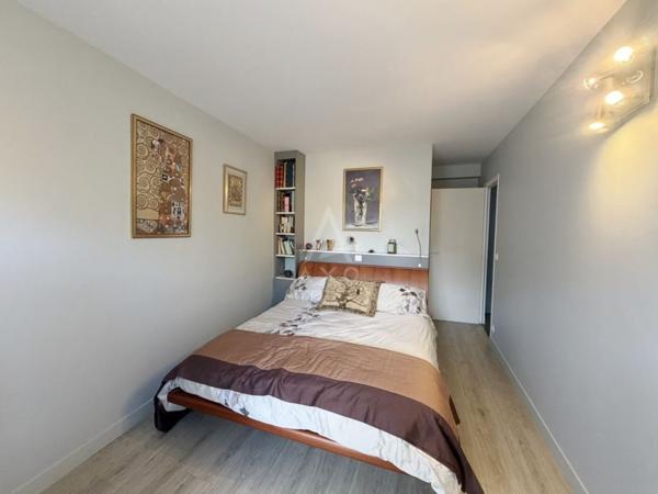 VERSAILLES/ GARE/ EGLISE STE JEANNE D'ARC.  APPARTEMENT F3-4 DE STANDING AVEC CAVE ET PARKING