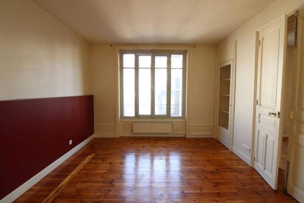 39 AVENUE FOCH - F2 LUMINEUX AVEC TERRASSE