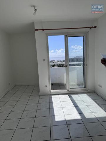 A Louer appartement de type F1 résidence les ORANGELLES à Sainte Clotilde .