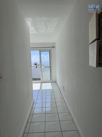 A Louer appartement de type F1 résidence les ORANGELLES à Sainte Clotilde .