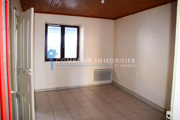 Maison de village
                                                                                                                                                                                                                                                                                                                        6 pièce(s)                                                                                                                                                                                                          3 chambre(s)                                                                                                                                                                                                          100  m²