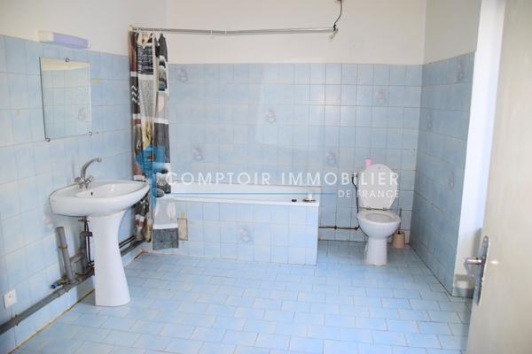 Maison de village
                                                                                                                                                                                                                                                                                                                        6 pièce(s)                                                                                                                                                                                                          3 chambre(s)                                                                                                                                                                                                          100  m²