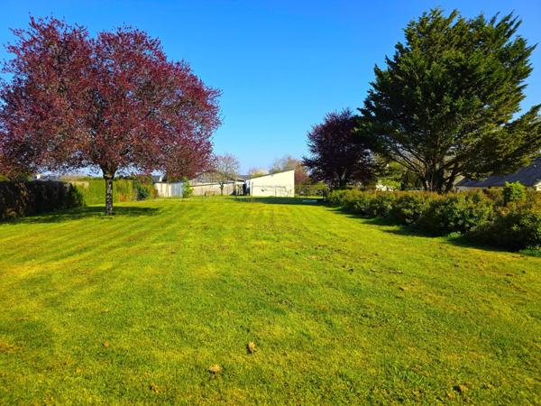 Maison  de plain-pied / 3 Chambres / terrain / grand garage en sous-sol !! A visiter sans tarder !