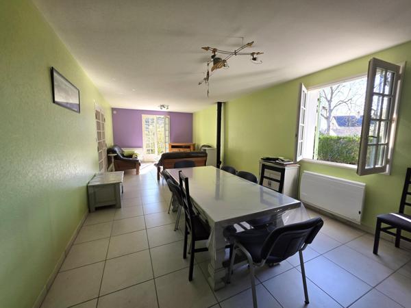 Maison  de plain-pied / 3 Chambres / terrain / grand garage en sous-sol !! A visiter sans tarder !