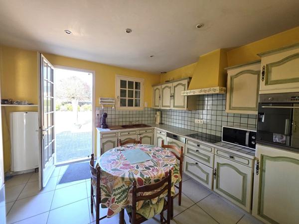 Maison  de plain-pied / 3 Chambres / terrain / grand garage en sous-sol !! A visiter sans tarder !