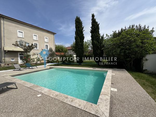 Maison 7 pièce(s) 5 chambre(s) 250 m²