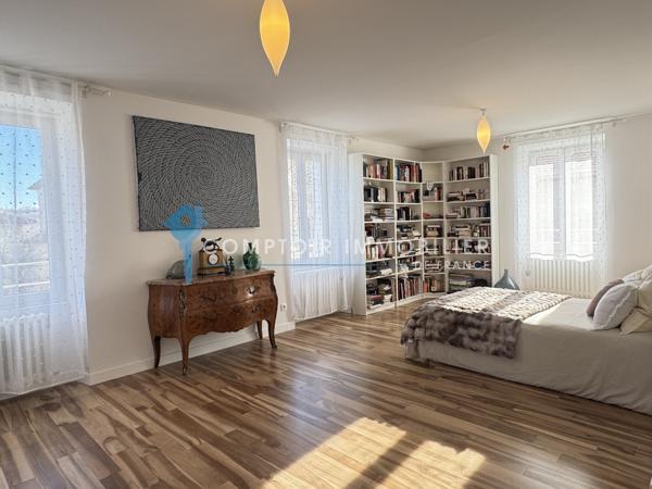 Maison 7 pièce(s) 5 chambre(s) 250 m²