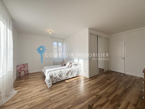 Maison 7 pièce(s) 5 chambre(s) 250 m²