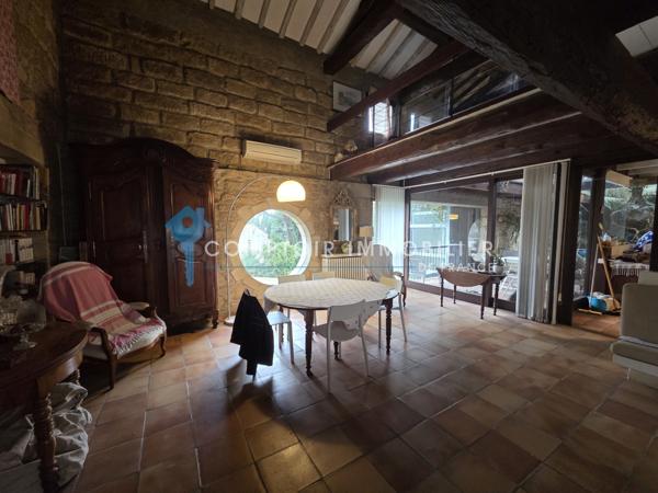 Maison
                                                                                                                                                                                                                                                                                                                        3 pièce(s)                                                                                                                                                                                                          2 chambre(s)                                                                                                                                                                                                          210  m²