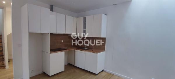 Maison à louer - 5 pièces à CHATEAUDUN.