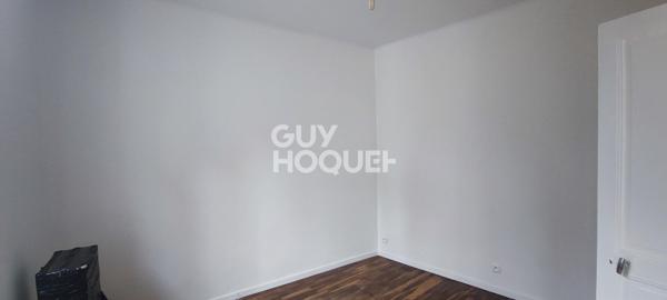 Maison à louer - 5 pièces à CHATEAUDUN.