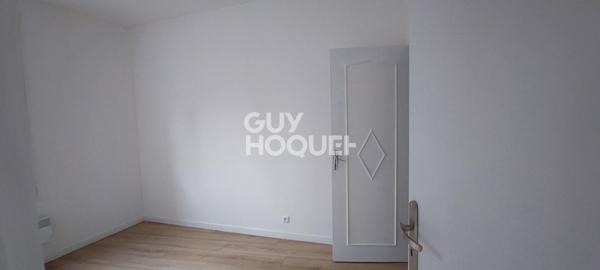 Maison à louer - 5 pièces à CHATEAUDUN.