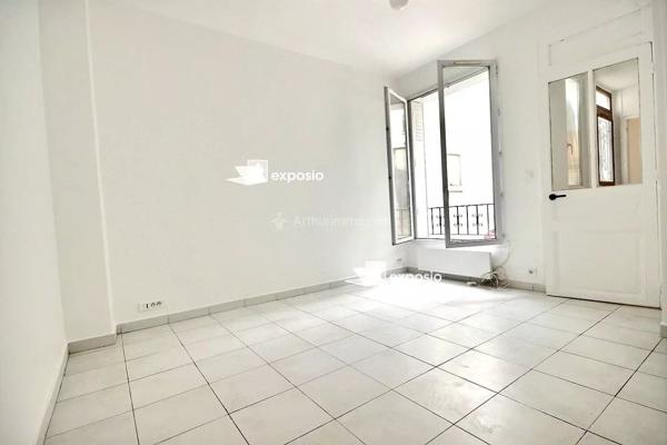 Vente                                                      Appartement
                        
                     1 pièces                      21 m2                     à Asnières-sur-Seine