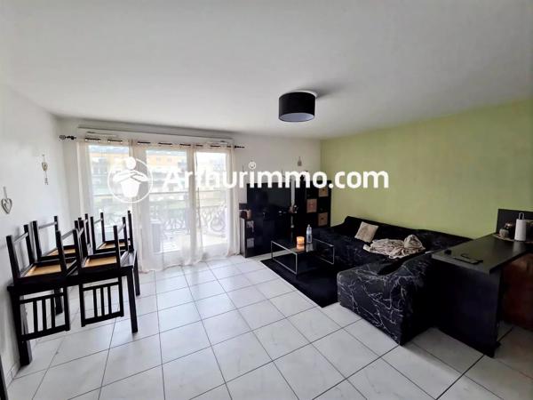 Location                                                      Appartement
                        
                     3 pièces                      57 m2                     à Savigny-le-Temple