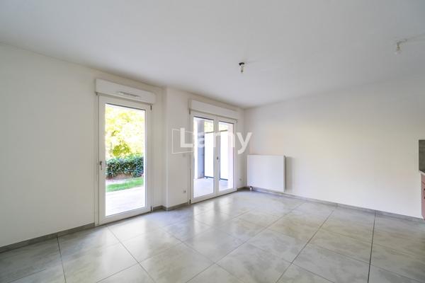 Superbe t3 rez-de-jardin & annexes