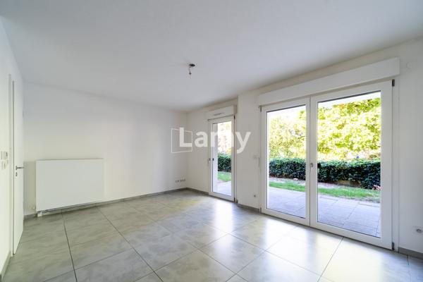 Superbe t3 rez-de-jardin & annexes
