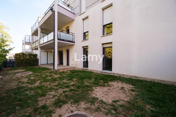 Superbe t3 rez-de-jardin & annexes