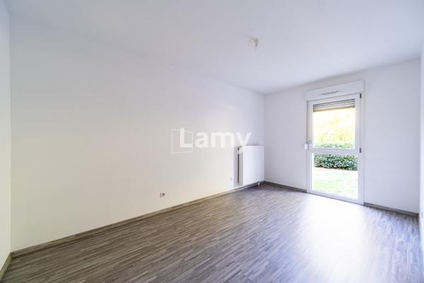 Superbe t3 rez-de-jardin & annexes