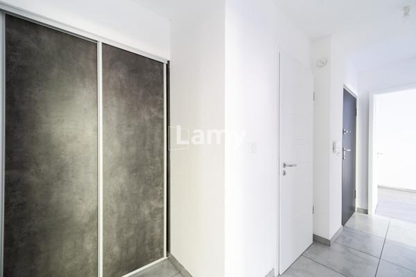 Superbe t3 rez-de-jardin & annexes