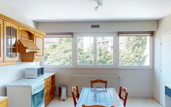 Appartement à vendre    3 pièces • 94,79 m2 Saint-Étienne