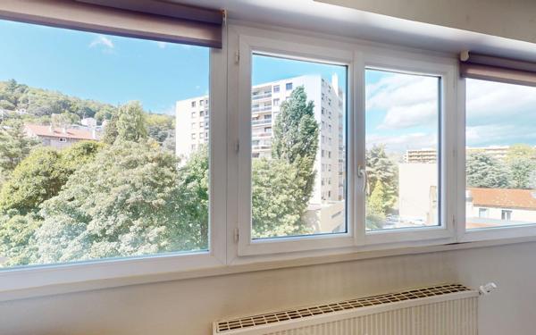 Appartement à vendre    3 pièces • 94,79 m2 Saint-Étienne
