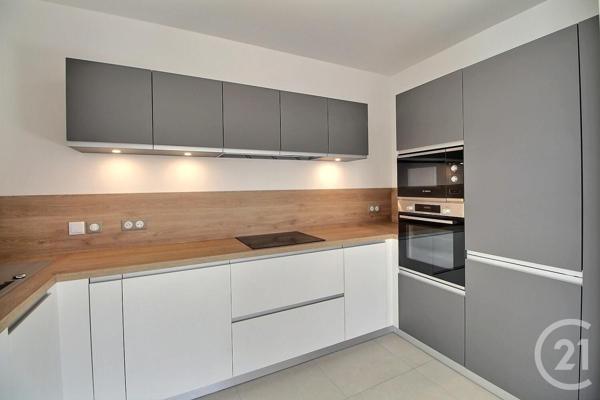 Appartement F4 à vendre  5 pièces - 223,77 m2 MAXILLY SUR LEMAN - 74