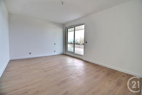 Appartement F4 à vendre  5 pièces - 223,77 m2 MAXILLY SUR LEMAN - 74
