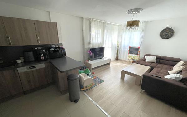 Appartement à vendre    4 pièces • 76 m2 Reims