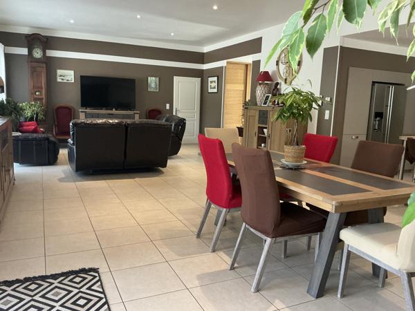 Montauban (82000) Villa T6 grand garage et parc arboré.